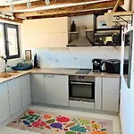 Namaste къща в село камилски дол דירה