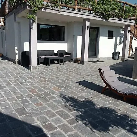 Apartament Namaste къща в село камилски дол *